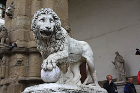 Sculpture of lion in Florence, Italy